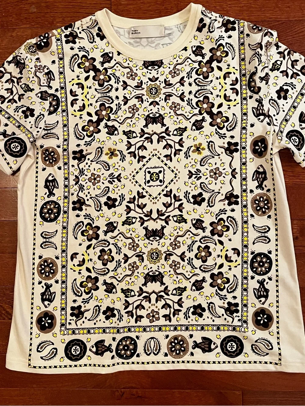 Tory Burch Pisces Cream Bandana-Print Short Sleeve Tee . M